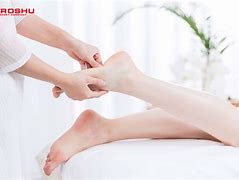 Massage Ban Chân Đơn Giản Tại Nha